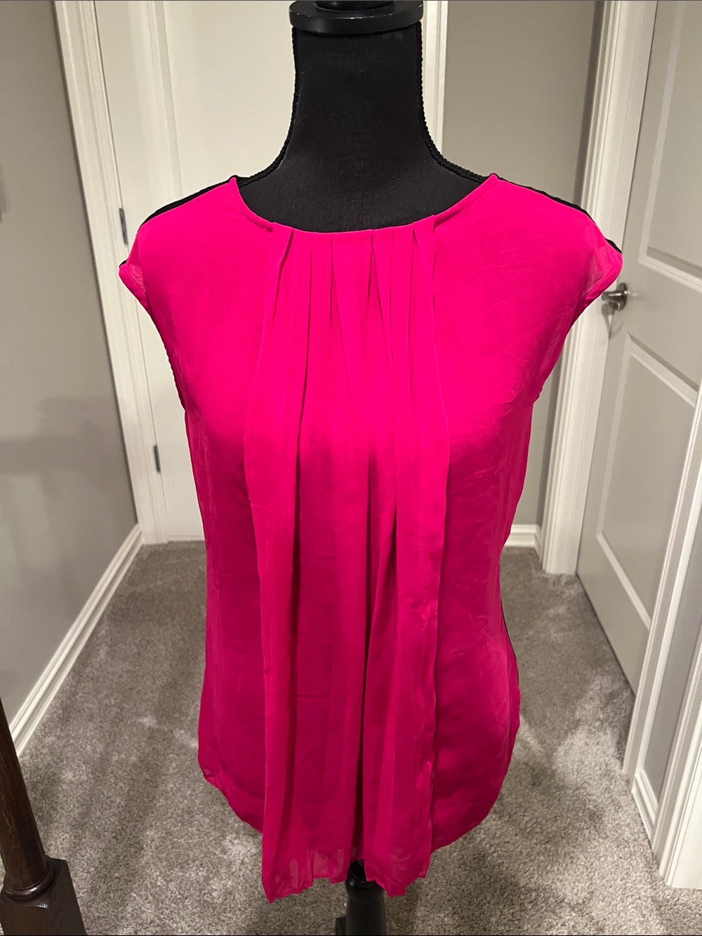 Worthington Fuchsia Pleated Cap-Sleeve Blouse